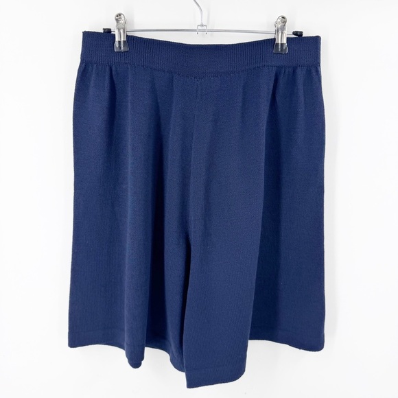✅ St. John BASICS Separates Full Cut Walking Shorts in Navy SIZE 10 WITH POCKETS - Picture 1 of 7